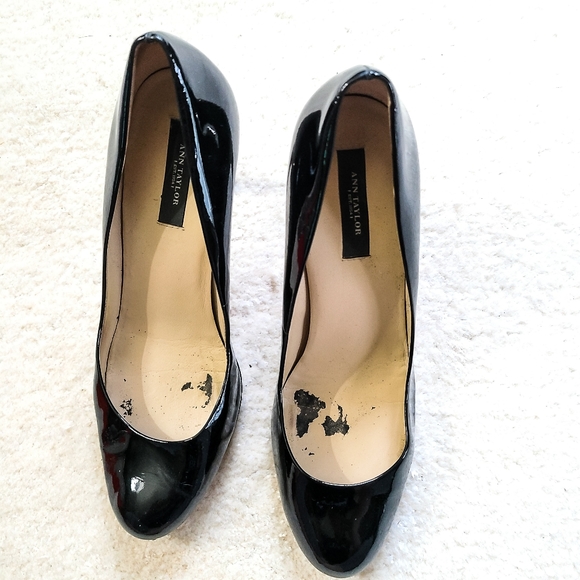 Ann Taylor Black Patent Leather Pumps - Picture 2 of 4